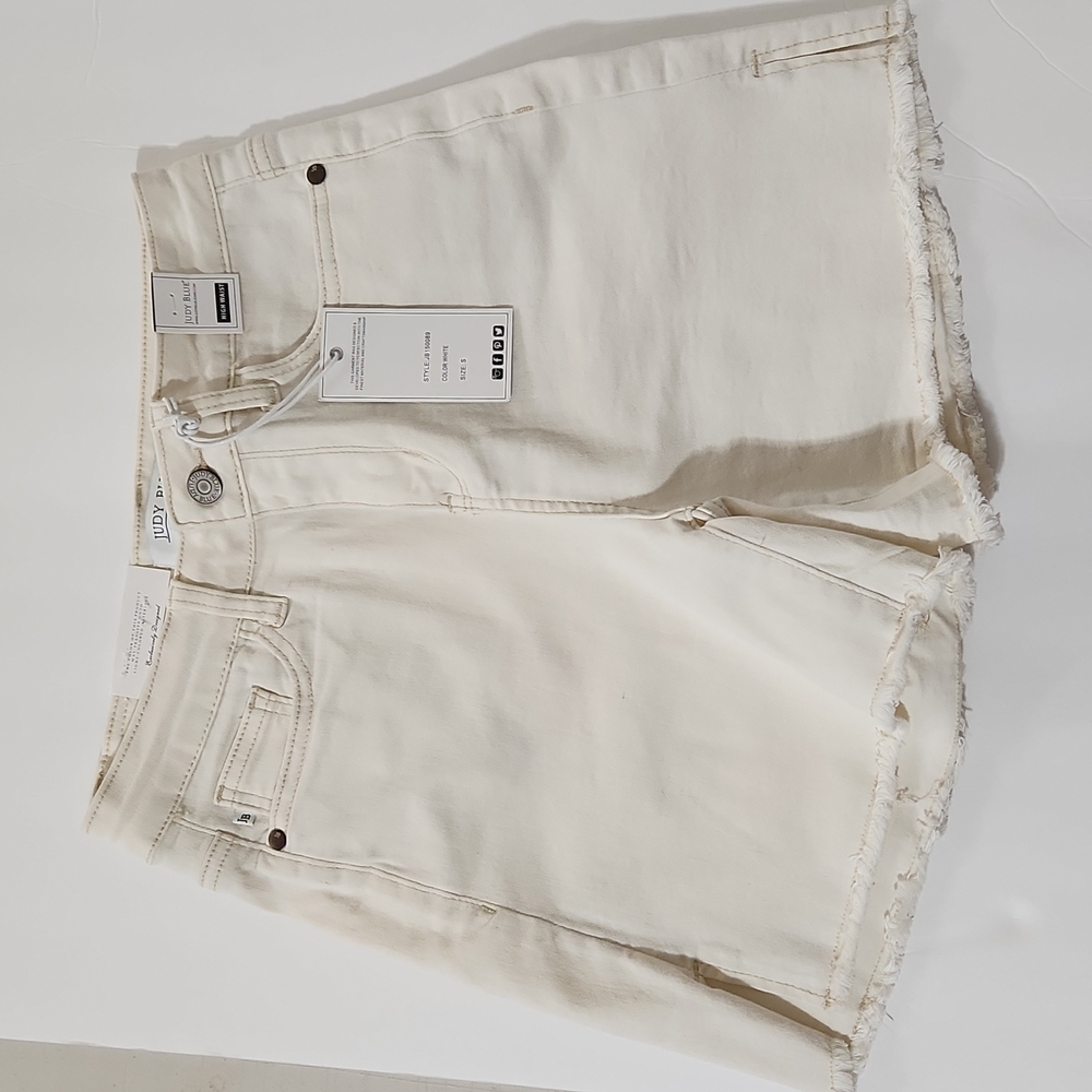 New Judy Blue Small Hi Rise Slit cut off shorts